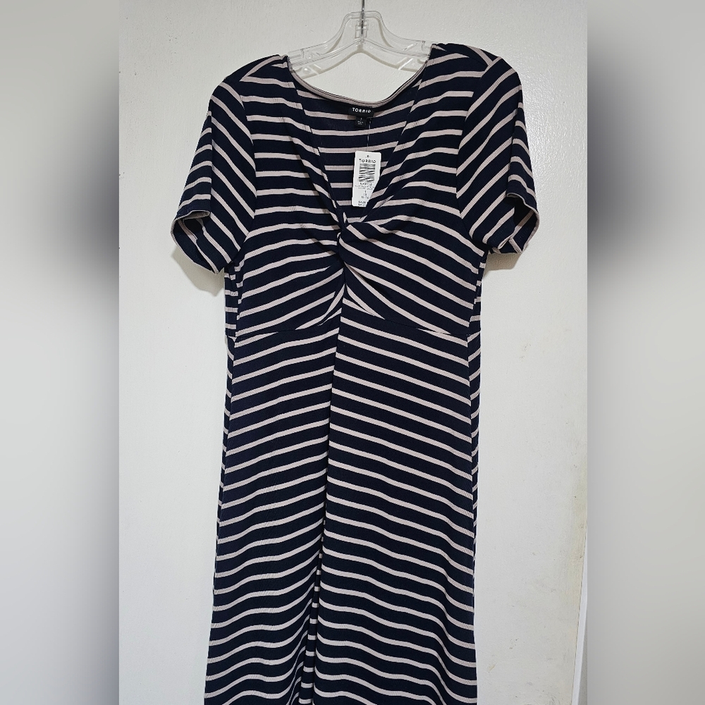 NWT Torrid size 1 rib-knit knot front striped midi dress